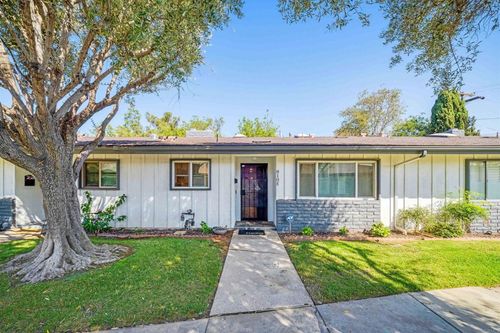 unit-e-810 E Washington Ave, Escondido, CA, 92025-2184 | Card Image