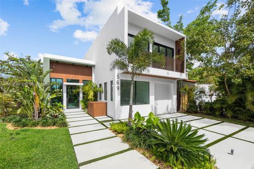 569 Nw 44th St, Miami, FL, 33127-2656 | Card Image