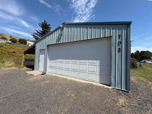 702 W 1st St, Albion, WA, 99102 | Card Image