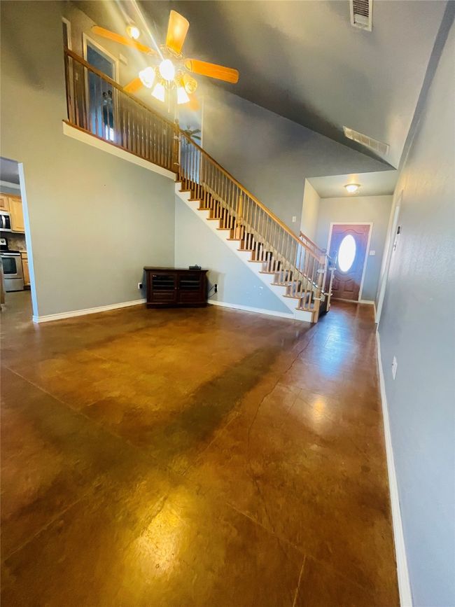 103 W 6 Th St, House other with 3 bedrooms, 3 bathrooms and null parking in Lindsay TX | Image 7