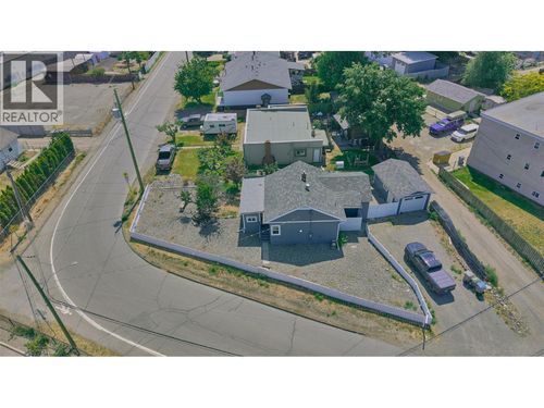 121 Willow St, Kamloops, BC, V2B4C6 | Card Image