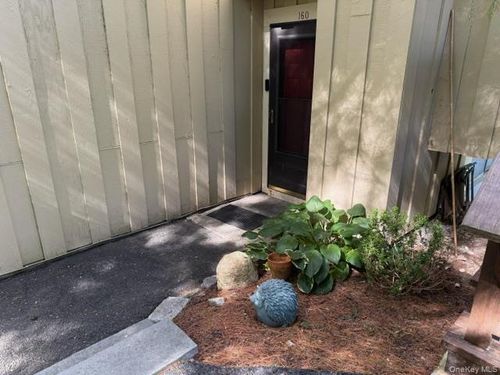 160 Laurel Rdg, South Salem, NY, 10590-2406 | Card Image