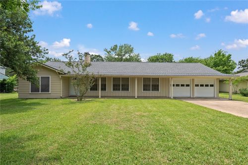 1210 Munson Ave, College Station, TX, 77840-2523 | Card Image
