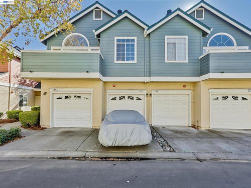 88 Manchester Dr, Fairfield, CA, 94533-6546 | Card Image