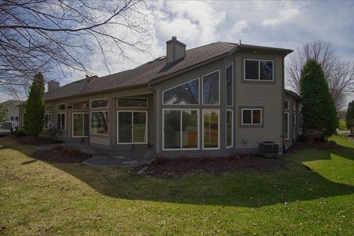 713 Harrington Dr, Madison, WI, 53718-3236 | Card Image