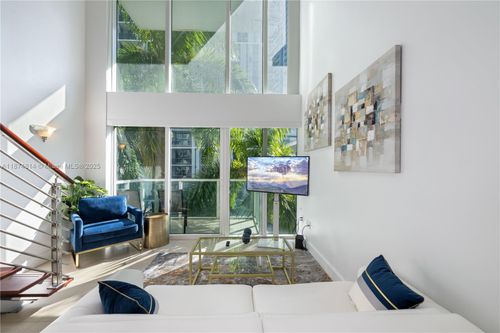 apt-312-41 Se 5th St, Miami, FL, 33131-2536 | Card Image
