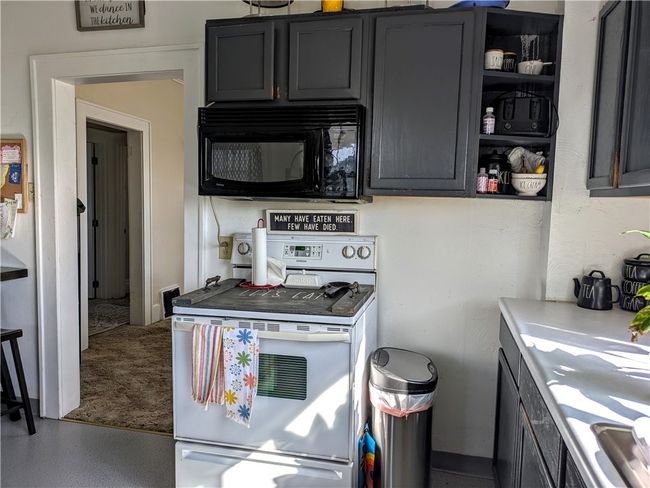 717 George St, House other with 2 bedrooms, 1 bathrooms and 2 parking in Scottdale PA | Image 7