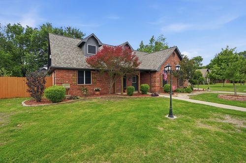 105 Franklin Ct, Pottsboro, TX, 75076-9576 | Card Image