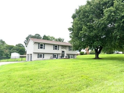 1772 Woodridge Cir, Hickory, NC, 28602-5599 | Card Image