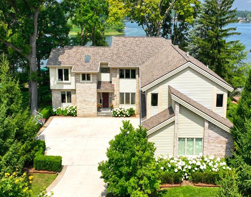 2380 Galaxy Way, Lake Orion, MI, 48360-1917 | Card Image