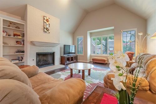 21b-8664 N May Ave, Oklahoma City, OK, 73120-4469 | Card Image