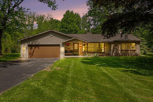 735 Lyon Lake Rd, Marshall, MI, 49068-8224 | Card Image