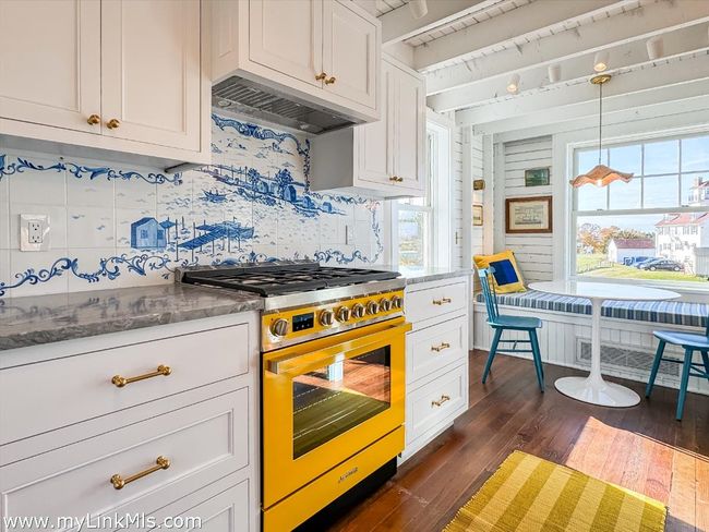 10 Mollys Way, House other with 3 bedrooms, 2 bathrooms and null parking in Chilmark MA | Image 8