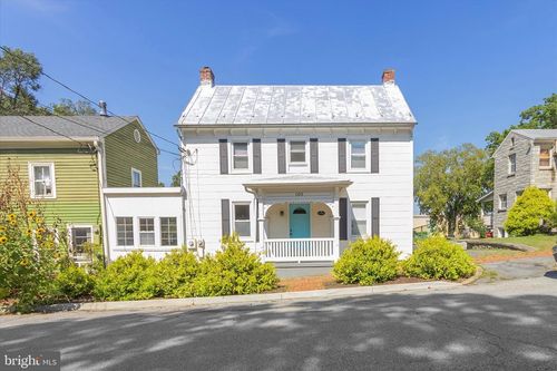 103 W High St, SHEPHERDSTOWN, WV, 25443-7703 | Card Image