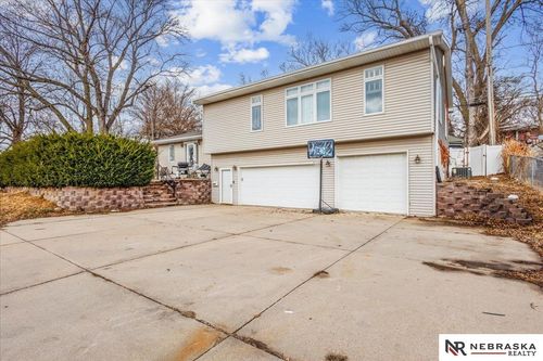 6322 Hamilton St, Omaha, NE, 68132-1230 | Card Image