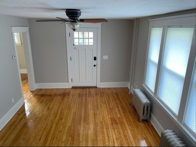 39 Barnard Rd, House other with 2 bedrooms, 1 bathrooms and 2 parking in Worcester MA | Image 4