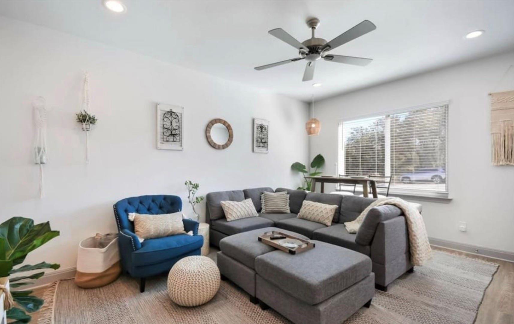 Residential Lease in Point Venture 5