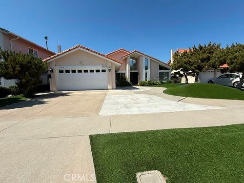 11167 Mcgee River Cir, Fountain Valley, CA, 92708 | Card Image