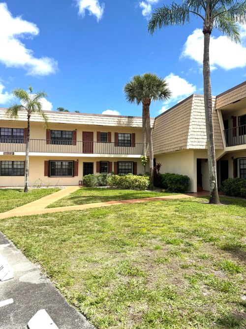 4121 Oak Terrace Dr, Greenacres, FL, 33463-3701 | Card Image