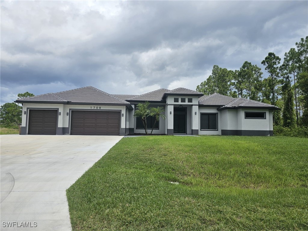 Oak Ave, Lehigh Acres, FL 33972