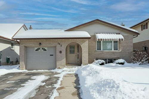 162 The Country Way, Kitchener, ON, N2E2L2 | Card Image