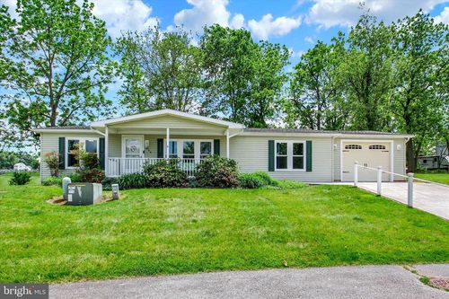 324 Crystal Creek Xing, Abbottstown, PA, 17301-9070 | Card Image