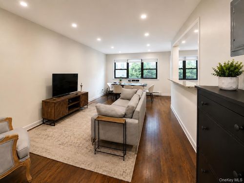 34-21 32nd St, Astoria, NY, 11106-2701 | Card Image