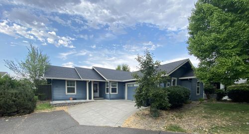 1240 Shafer Ln, Medford, OR, 97501-4583 | Card Image