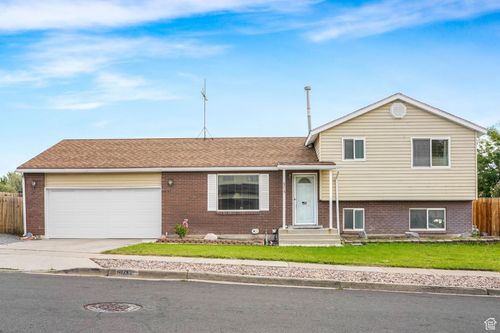 6215 Westbrook Dr, Taylorsville, UT, 84129-6156 | Card Image