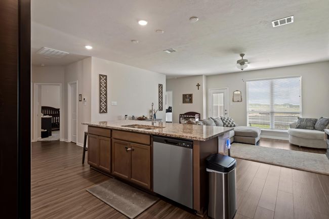 2040 Muscadine Trl, House other with 3 bedrooms, 2 bathrooms and 2 parking in Brenham TX | Image 8