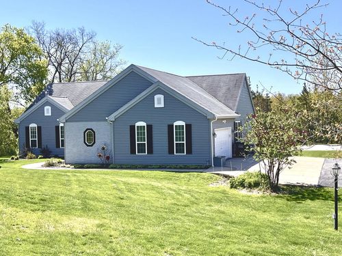 10155 W Oakwood Road, Franklin, WI, 53132 | Card Image