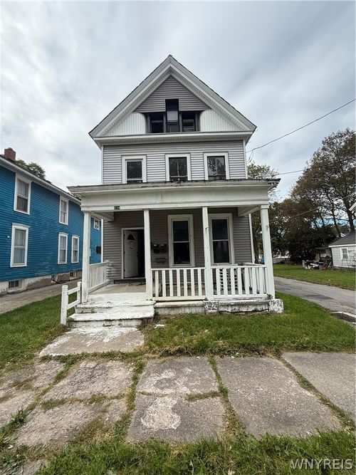 274 Washburn St, Lockport, NY, 14094-4574 | Card Image