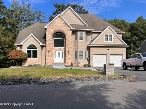 559 Eagle Dr, East Stroudsburg, PA, 18302-6663 | Card Image