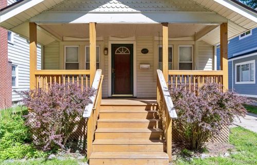 407 E 5th St, Royal Oak, MI, 48067-2760 | Card Image