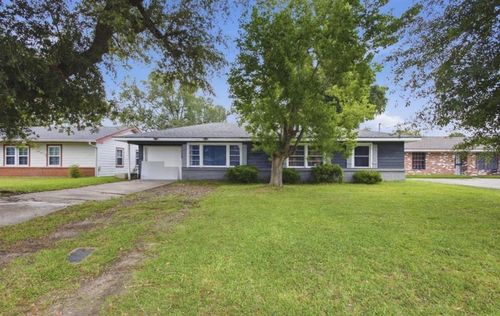 2233 14th St, Lake Charles, LA, 70601-7921 | Card Image