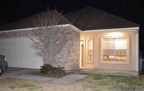 106 S Secret Gate Ln, Denham Springs, LA, 70726-2429 | Card Image