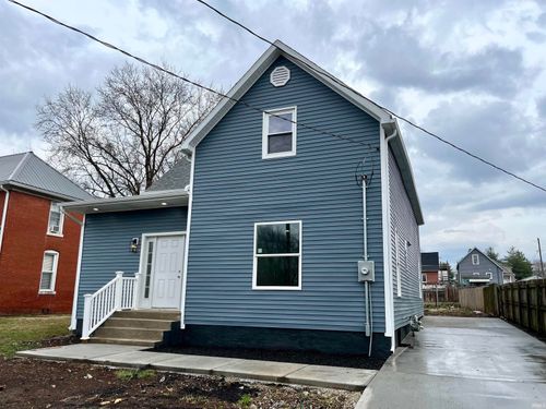 915 Clay St, Huntingburg, IN, 47542-1132 | Card Image