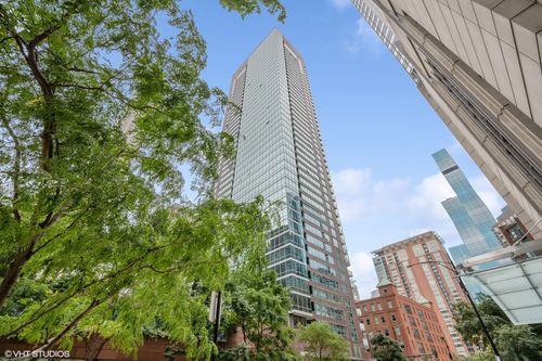 apt-203-505 Mcclurg Ct, CHICAGO, IL, 60611-5312 | Card Image