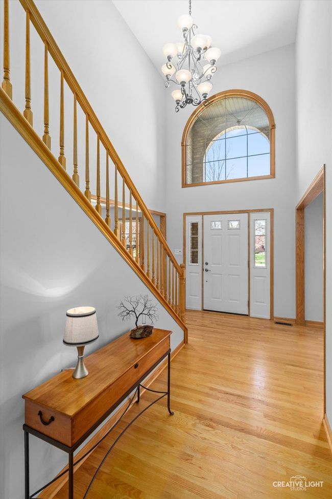 406 Camden Cir, House other with 4 bedrooms, 4 bathrooms and 3 parking in Oswego IL | Image 13
