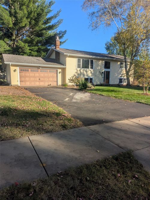 2009 N Gooder Street, Eau Claire, WI, 54703 | Card Image