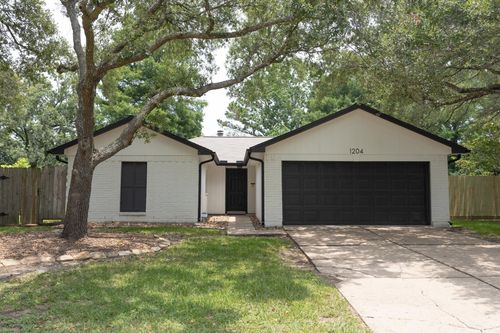 1204 Osborne Dr, Friendswood, TX, 77546-4771 | Card Image