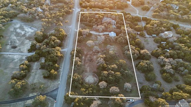 136 Falling Water Dr, House other with 3 bedrooms, 3 bathrooms and null parking in Spring Branch TX | Image 45