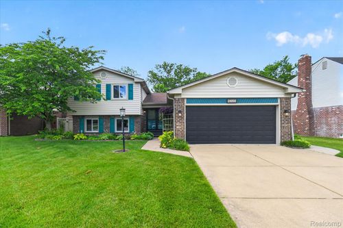 24800 Pamela St, Flat Rock, MI, 48134-9107 | Card Image