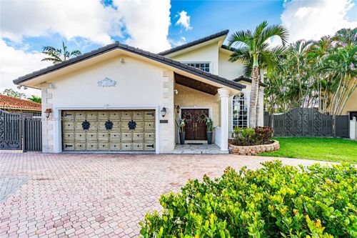 10298 Nw 130th St, Hialeah Gardens, FL, 33018-1136 | Card Image