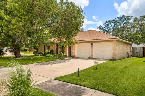 302 Forest Hills Dr, League City, TX, 77573-5769 | Card Image