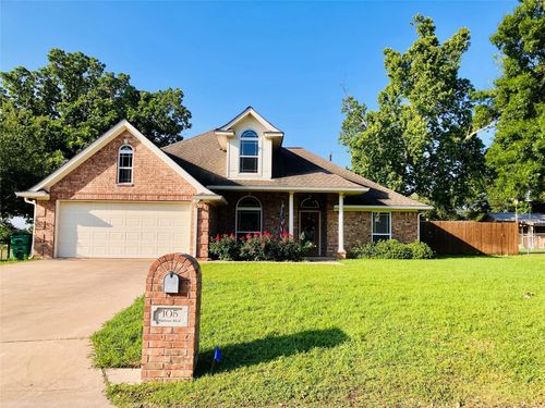 105 Wallace Blvd, Cameron, TX, 76520-2229 | Card Image