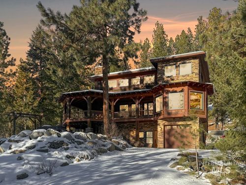 4 Chino Spur, Cascade, ID, 83611-5066 | Card Image