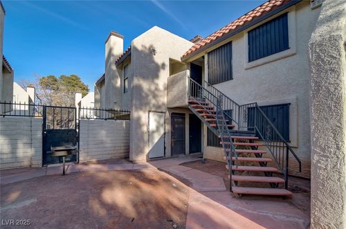 apt-d-2120 Venus St, North Las Vegas, NV, 89030-8172 | Card Image
