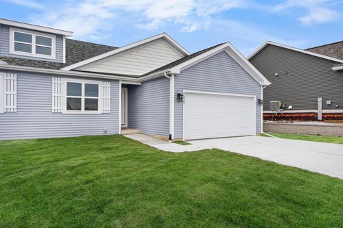 1400 Lilac Ln, Stoughton, WI, 53589-8803 | Card Image