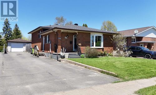 34 Robin St, Sault Ste. Marie, ON, P6A5X9 | Card Image